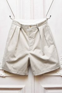 A.PRESSE　" Two Tuck Chino Shorts "　col.Ecru