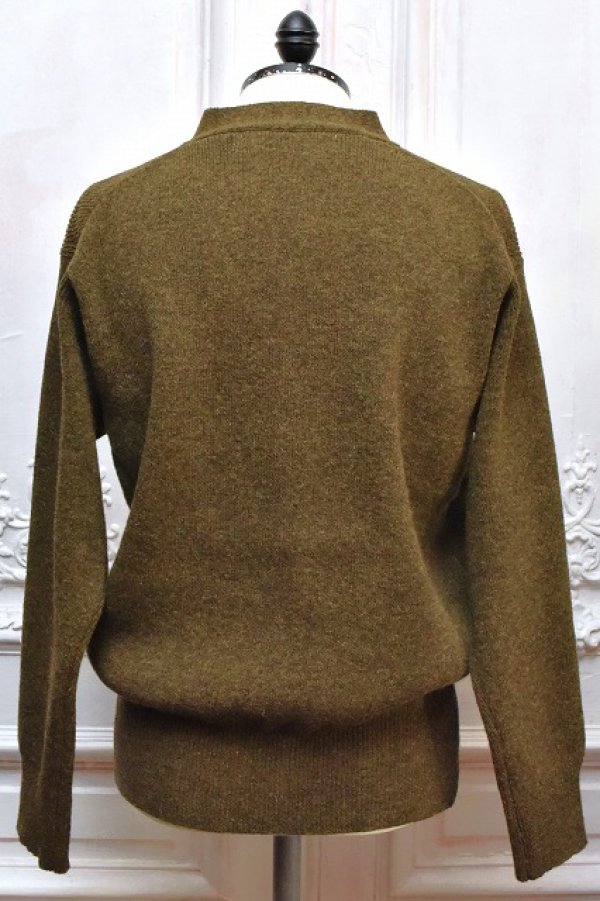 画像4: Slopeslow　" Cross Vneck Sweater - Hard twisted Shetlandwool "　col. Khaki