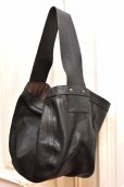 画像2: Taiga Takahashi　" NEWSBOY BAG - HORSE LEATHER "　col.Black (2)