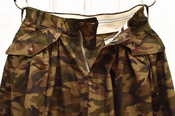 画像2: KHOKI　" Gather detail camouflage pants "　col.Khaki