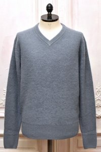MAATEE＆SONS　" CASHMERE 圧縮 V SWATER "　col.Smoky Blue